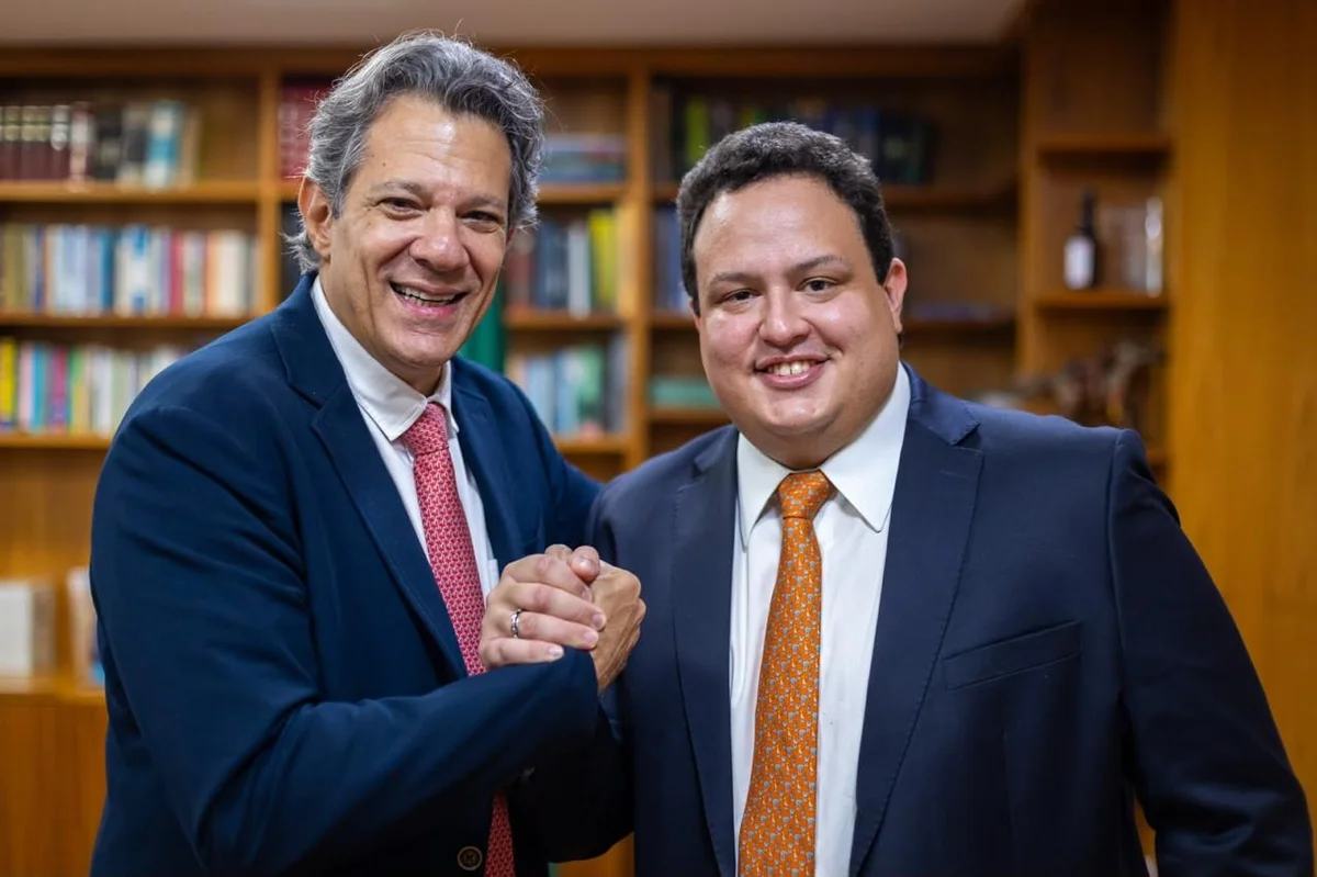 Indicação de assessor de Haddad para suplência de Tebet teve benção de caciques do PSB - imagem 1 Indicação de assessor de Haddad para suplência de Tebet teve benção de caciques do PSB - imagem 1