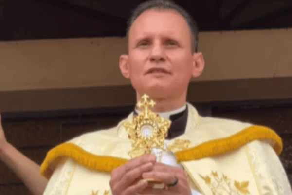 igreja interior de sp recebe relíquia papa joão paulo ii