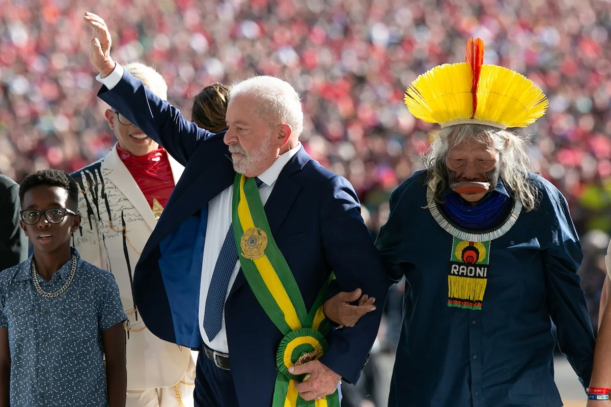 Cacique Raoni na posse do presidente Lula, em 2023 Cacique Raoni na posse do presidente Lula, em 2023