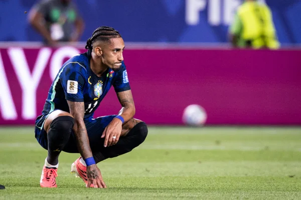 Copa: Raphinha desfalca Brasil contra Escócia após lesão na coxa