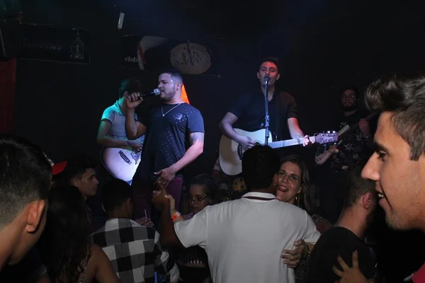 Sertanejo é acusado de dar golpe de facão na cabeça de homem após show