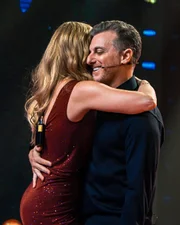 TV Globo pisa na bola em homenagem a Angélica