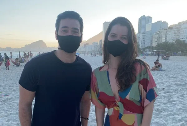 Nathalia Dill e Marcos Veras no filme Um Casal Inseparável