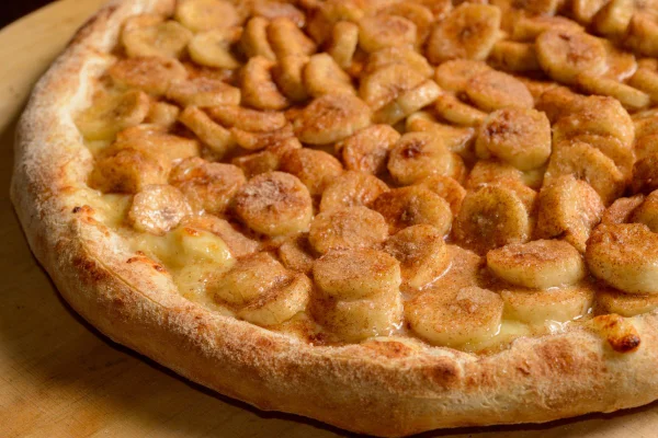 Pizza de banana e canela