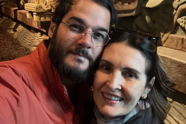Namorado de Fátima Bernardes, Túlio Gadêlha vai parar no hospital durante viagem - Metrópoles