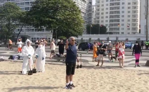 Briga em Copacabana durante manifestação