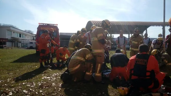 Bombeiro cai de lancha no Lago Paranoá e é atingido por hélice