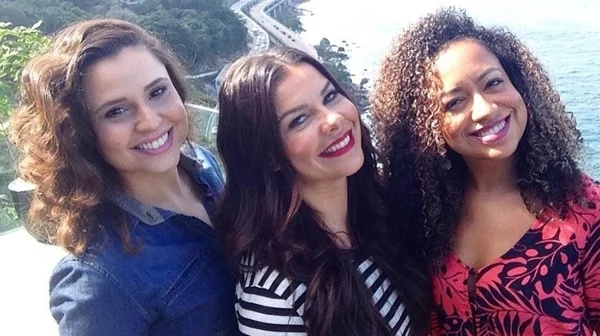 Fernanda Souza se emociona ao relembrar Chiquititas em seu programa