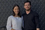 O casal começou a namorar em abril de 2024, e seis meses depois, em outubro, ficou noivo. O casamento aconteceu em março de 2025