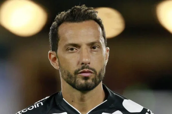 Nenê, do Vasco, é multado em mais R$ 3 mil após ser parado em blitz