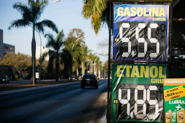 preços de posto de gasolina