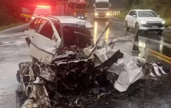 Carro acidentado