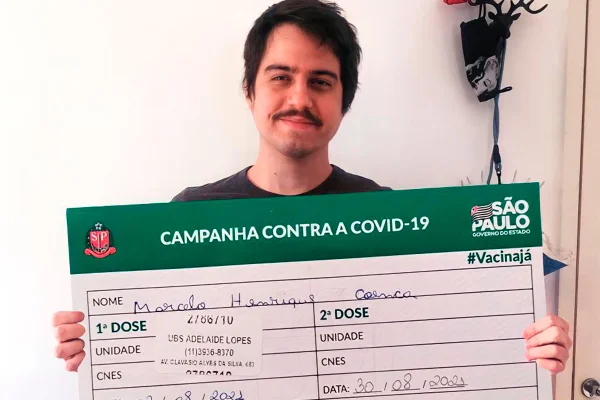 Marcelo Coenca, designer de 28 anos, viraliza nas redes sociais após publicar foto de comprovante de vacina de Itu