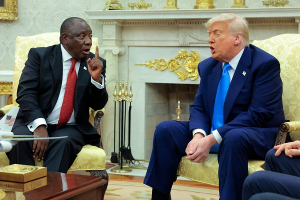 Imagem colorida mostra os presidentes dos EUA e África do Sul - Metrópoles
