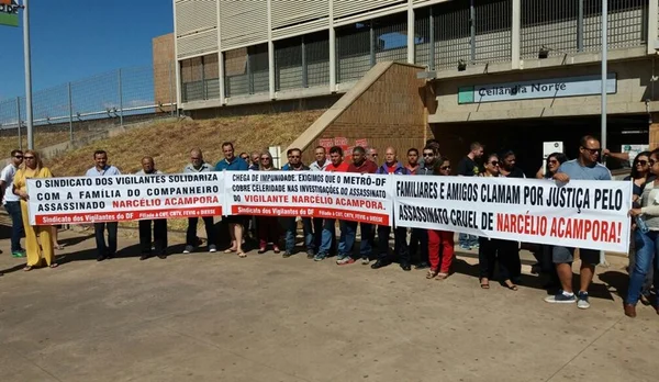 Parentes de vigilante assassinado há três meses fazem manifestação