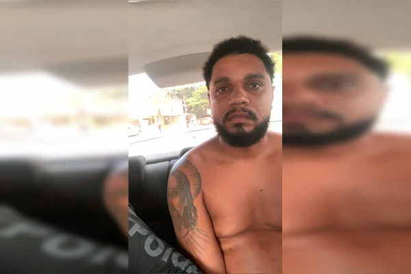 Foto colorida de Peterson Luiz Almeida, conhecido como PET - Metrópoles