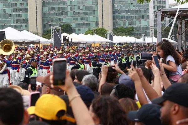 Veja imagens do 7 de Setembro em Brasília, no desfile pela soberania