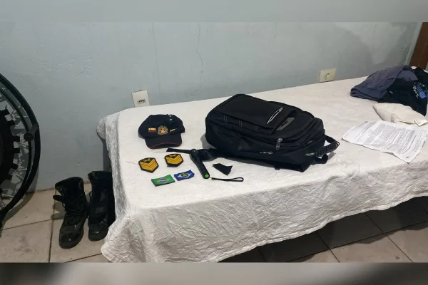 Disfarçado de PM, filho de policial marca encontro para roubar vítimas