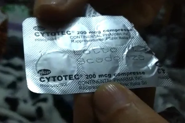 Após encontrar feto no lixo, PCDF prende grupo que vendia abortivos
