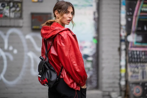 Entenda por que as mulheres têm deixado de comprar bolsas