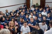 Além disso, é a primeira vez que estudantes das instituições especializadas recebem materiais escolares fornecidos pelo governo do estado Além disso, é a primeira vez que estudantes das instituições especializadas recebem materiais escolares fornecidos pelo governo do estado