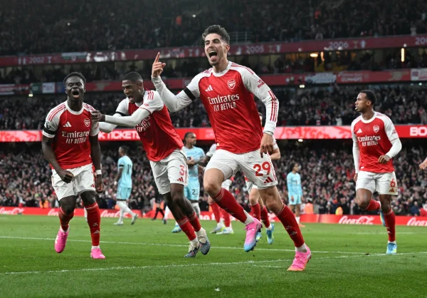 Premier League: Arsenal vence Burnley e joga pressão para o City