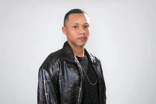 Victor Alves, do Time Iza, é o campeão do The Voice Brasil 2020