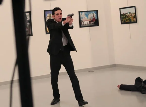 6 pessoas suspeitas de assassinato do embaixador russo são presas