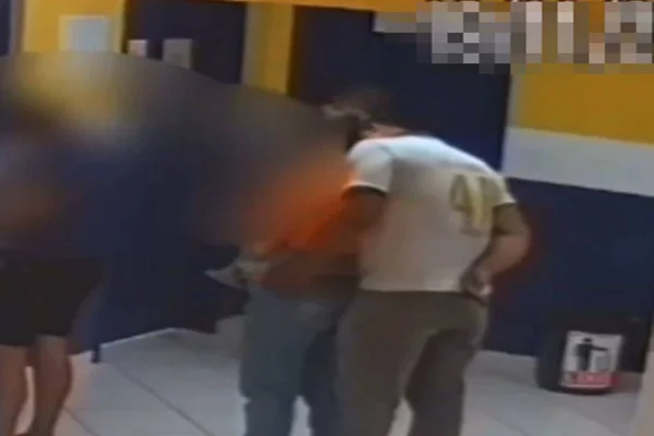 Homem que encoxou e lambeu pescoço de mulher em posto de saúde é preso