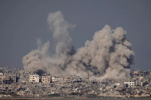 Foto colorida de ataque contra a Faixa de Gaza - Metrópoles