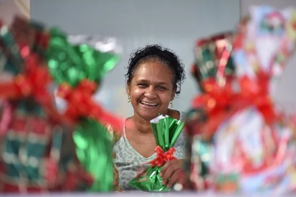 Panetone, cookie e caderno. Brasilienses ganham dinheiro no Natal