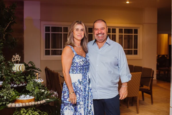 Gim Argello recebe familiares e amigos para jantar de aniversário
