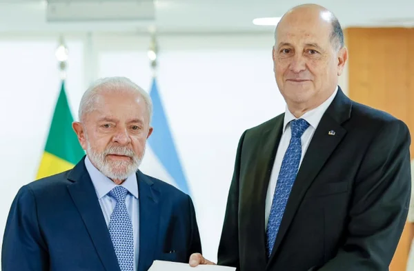 Lula e o embaixador da Argentina Daniel Raimondi