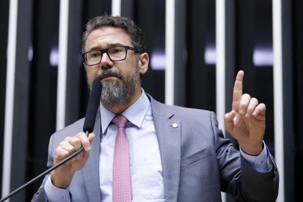 Foto colorida do deputado federal Marcos Pollon (PL - MS) - Metrópoles