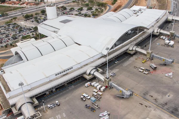 União receberá inicialmente R$ 1,46 bilhão por aeroportos leiloados