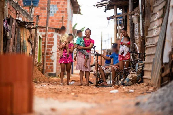 Família carente na Estrutural