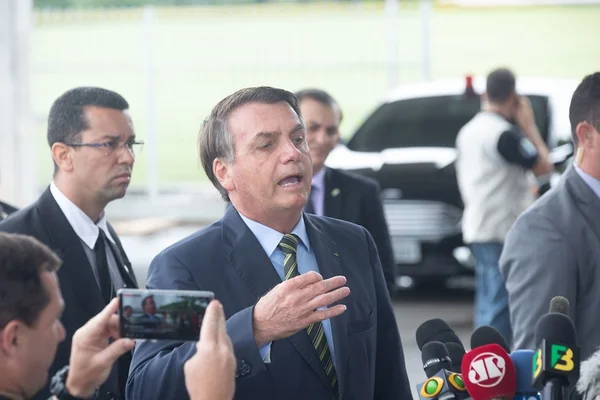 Bolsonaro reclama da derrubada de vetos a reajuste para servidores: “Impossível governar”