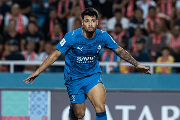 Marcos Leonardo comemorando gol com a camisa do Al Hilal