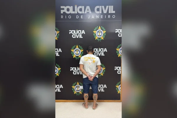 Homem é preso após torturar pastor e adolescente em igreja por 3 horas