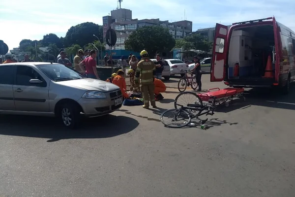 Ciclista fica ferido após ser atropelado na W3 Norte