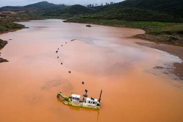 Rio Doce após rompimento da Barragem do Fundão, em Mariana