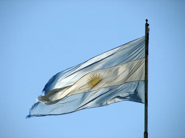 Argentinos vão às urnas para renovar parte da Câmara e do Senado