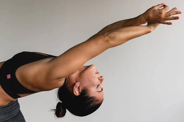 Barriga sequinha, pernas fortes e alma zen: testamos o Yoga-Barre