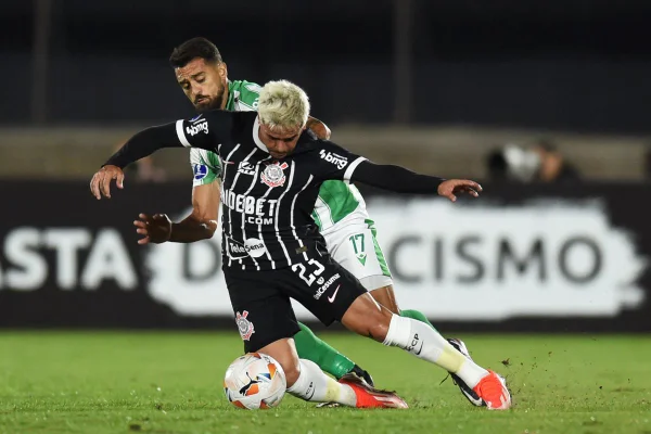 Corinthians faz jogo ruim e fica no empate em estreia na Sul-Americana