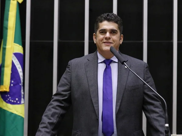Foto colorida do deputado Antonio Doido (MDB)
