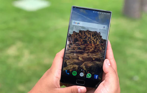 Importei um smartphone superpotente da China por menos de R$ 1 mil