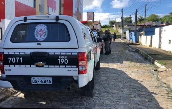 Dias após ser espancado, homem é morto com tiros no rosto enquanto dormia