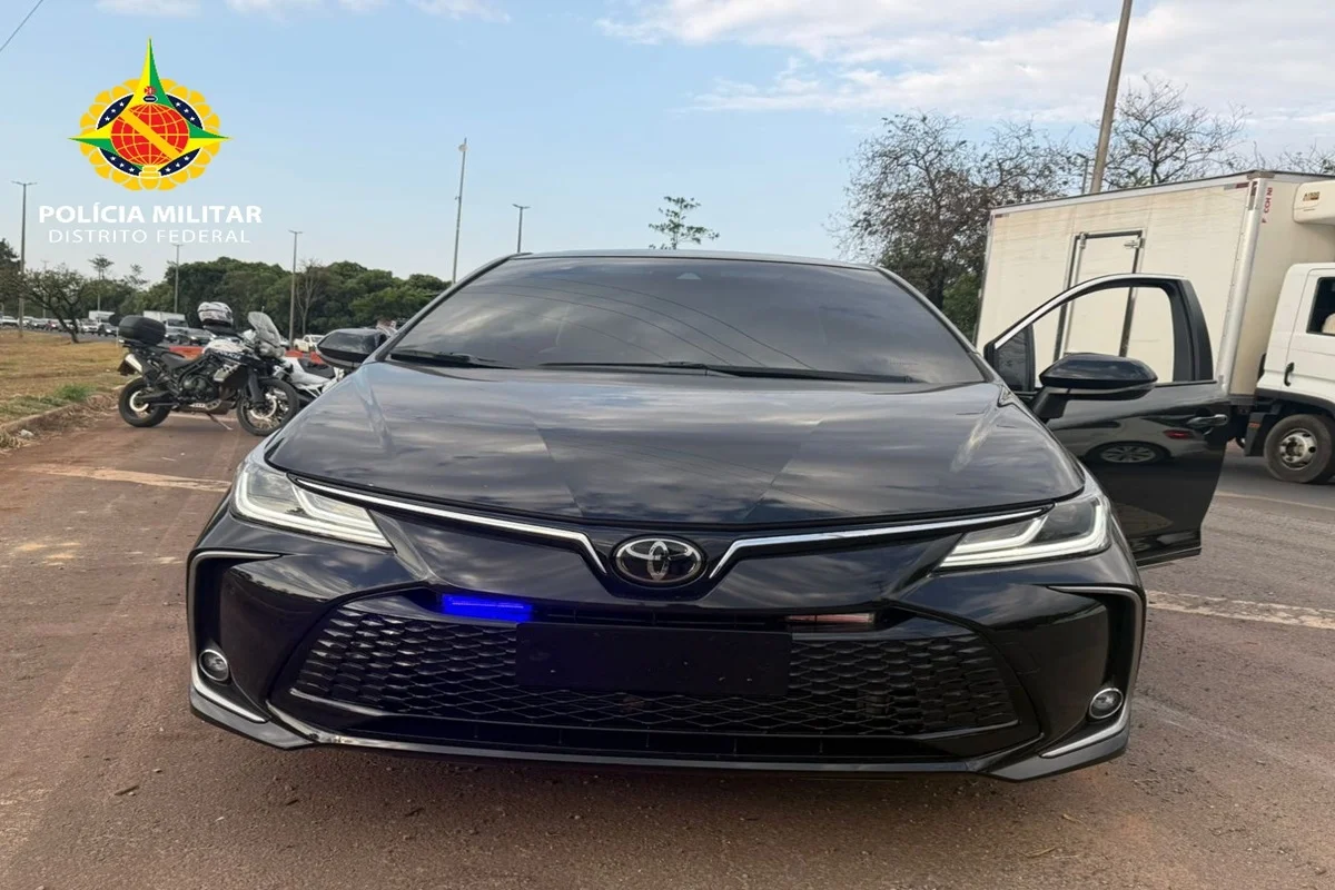 O carro apreendido estava sem placa O carro apreendido estava sem placa