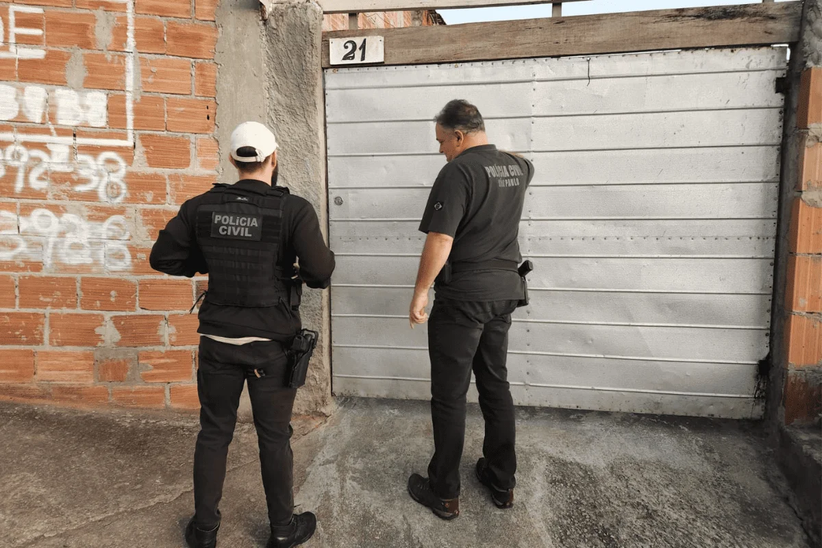 Ao todo, foram cumpridas 21 prisões e 107 buscas e apreensões e o prejuízo em razão dos golpes soma cerca de R$ 11,8 milhões Ao todo, foram cumpridas 21 prisões e 107 buscas e apreensões e o prejuízo em razão dos golpes soma cerca de R$ 11,8 milhões