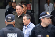 Bolsonaro na saída do hospital DF Star no domingo (14/9)